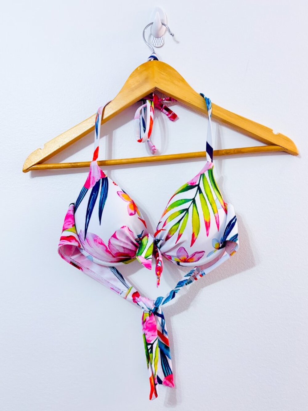 SHEIN‎ White Tropical Floral Underwire Halter Bikini Swim Top Small